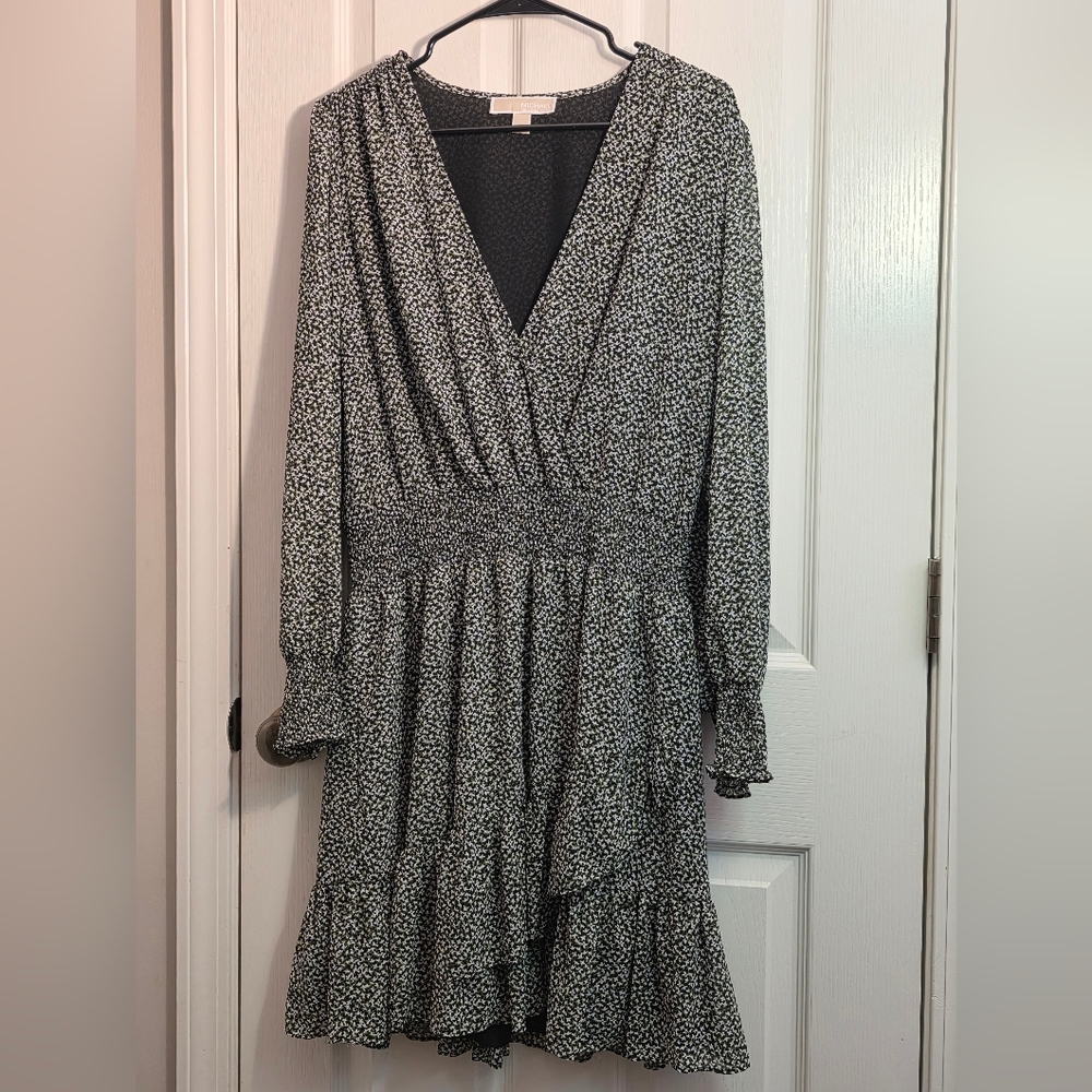 Michael Kors Black and White Floral V-Neck Long Sleeve Dress